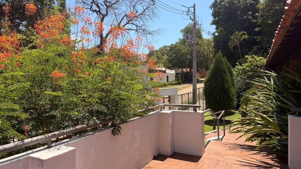 VENDO CASA EN SAN BERNARDINO – ZONA VILLA MARÍA CON VISTA AL LAGO