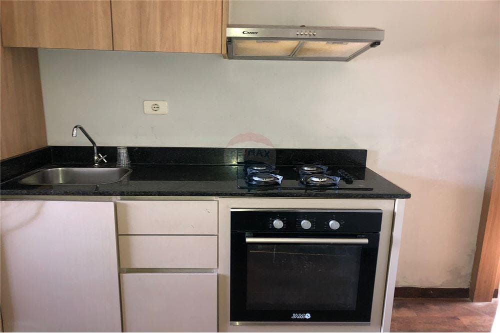 Amplio Dto. en 1er nivel para oficina o residencia – 3