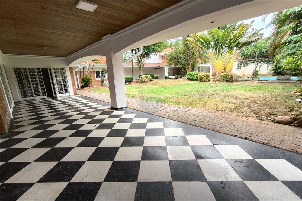 Alquilo amplia Residencia en Barrio San Vicente – 2