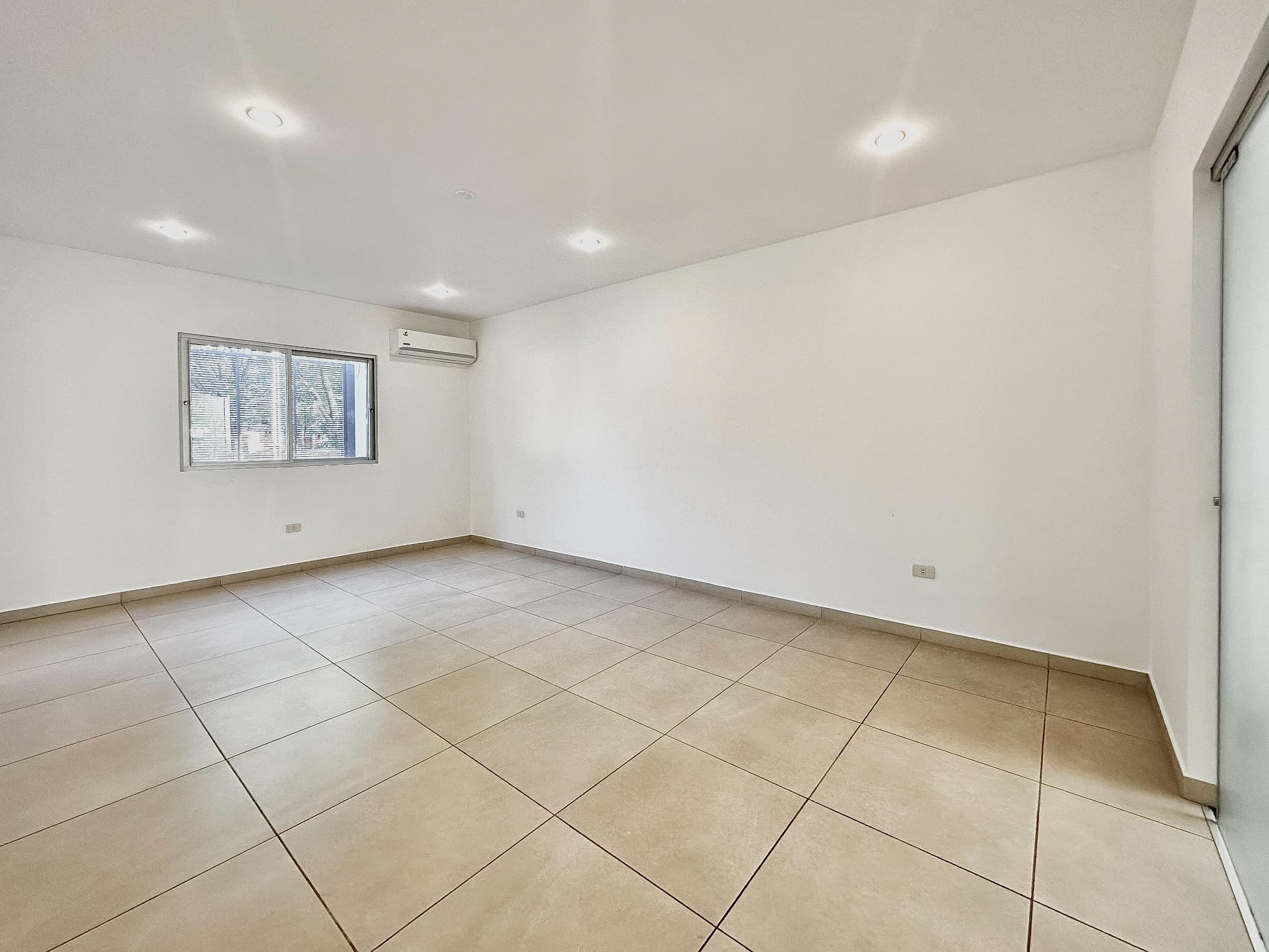 ALQUILO HERMOSO DUPLEX EN BARRIO LOS LAURELES-ASUNCION – 3