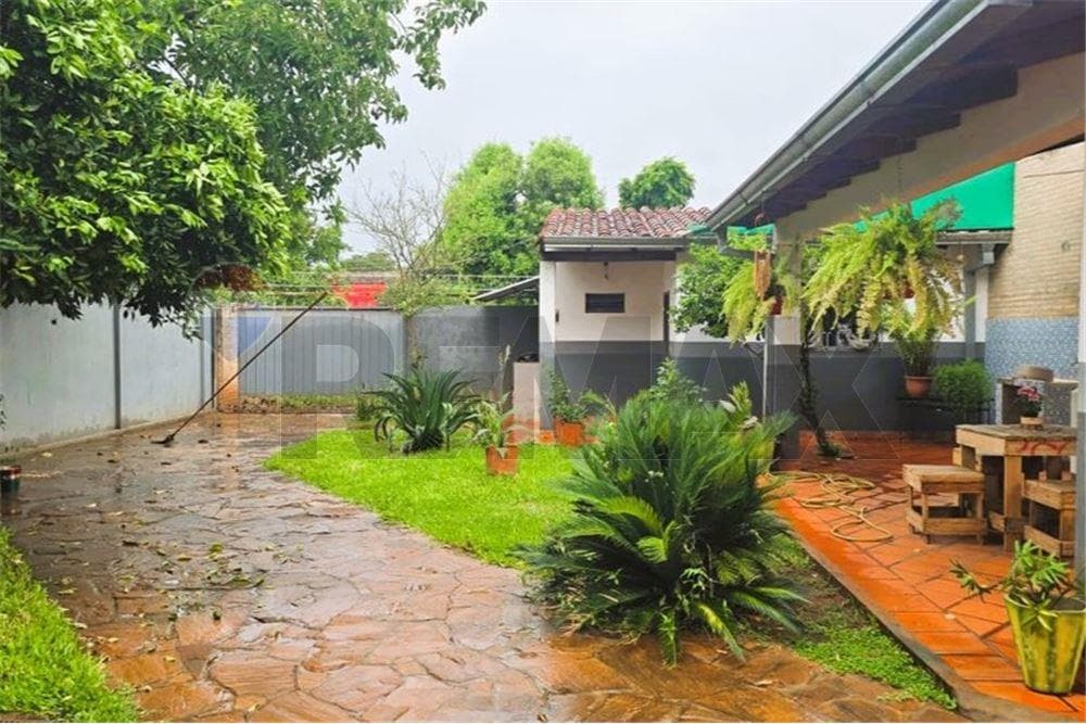 Casa - Alquiler - San Lorenzo, Paraguay
