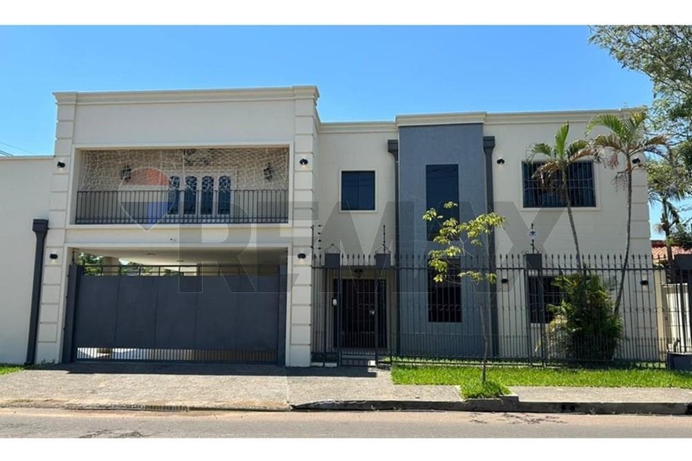 RESIDENCIA EN ESQUINA EN LUQUE