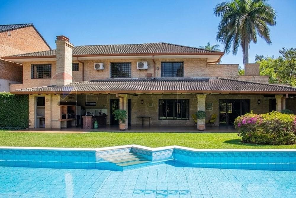 Se Vende Residencia Lujosa en Barrio Las Lomas – 3