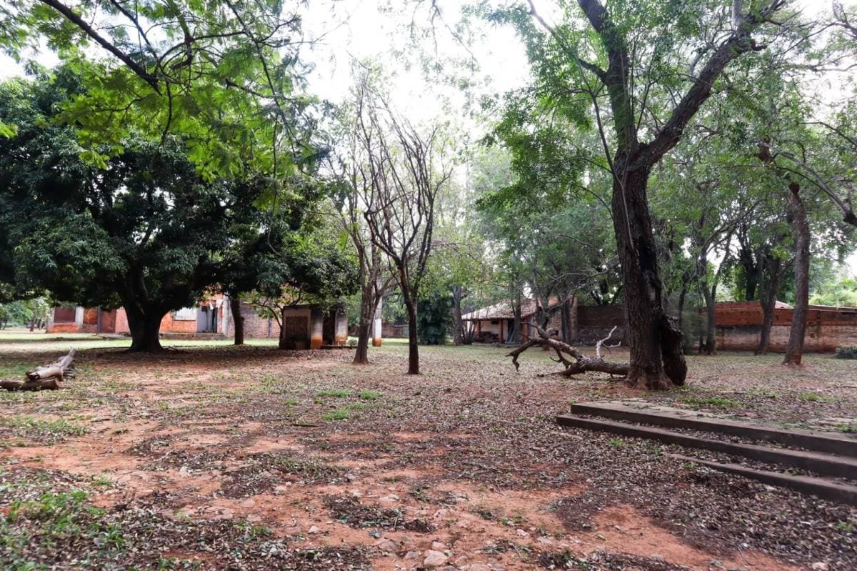 VENDO TERRENO EN LUQUE DE 8.623 M2 SOBRE CALLE AMERICA