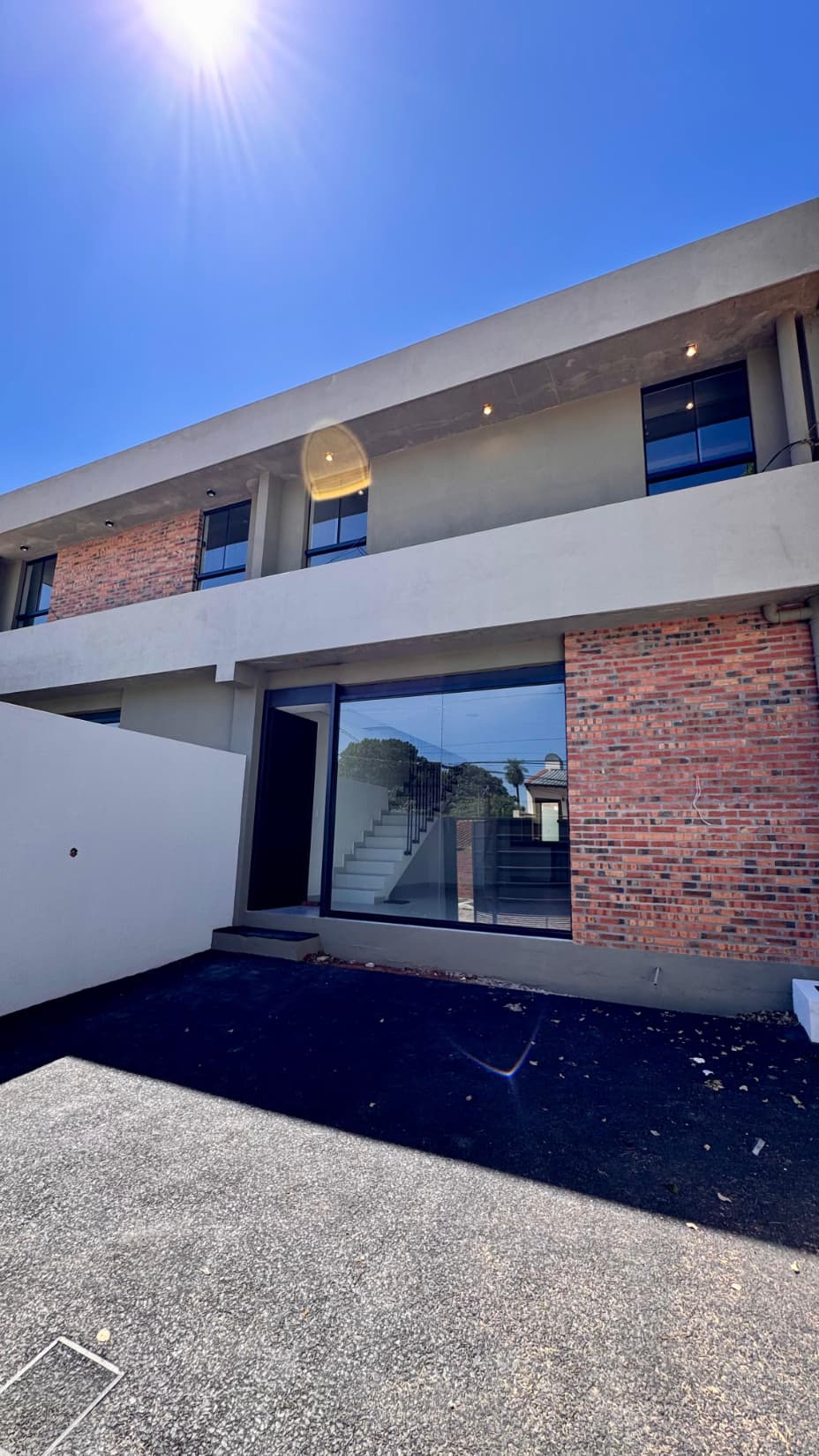LUJOSO DUPLEX A ESTRENAR EN LAMBARE ZONA BRUNO GUGGIARI