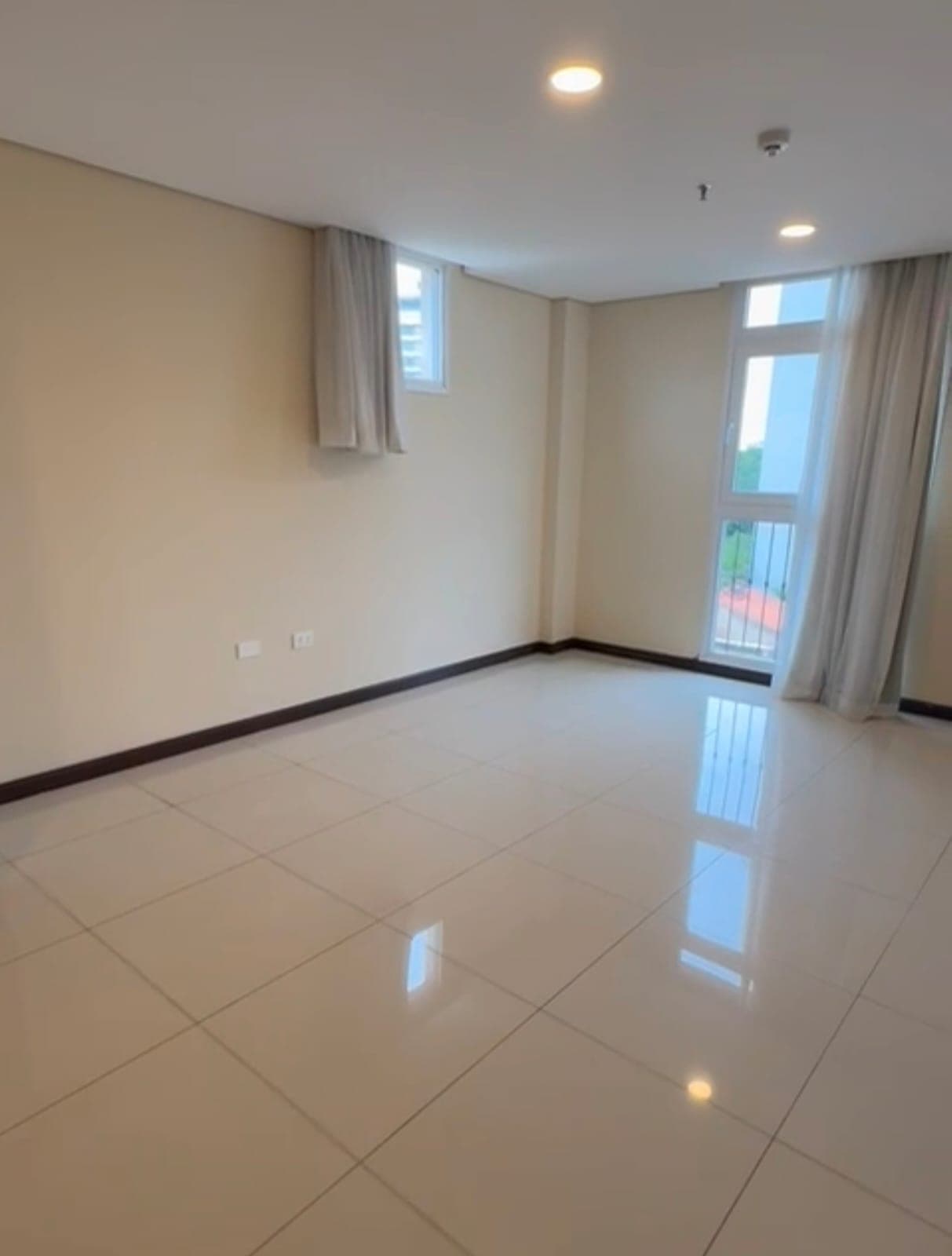 Departamento De Lujo A Pasos Del Shopping Del Sol – 2 Dorm – Vista Panorámica