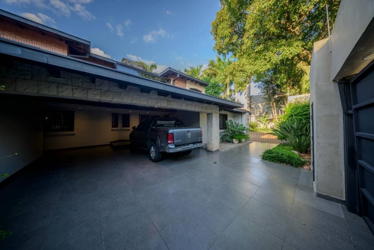 ALQUILO Residencia de Gran Porte: Espacios Amplios - Mcal. Estigarribia – 2