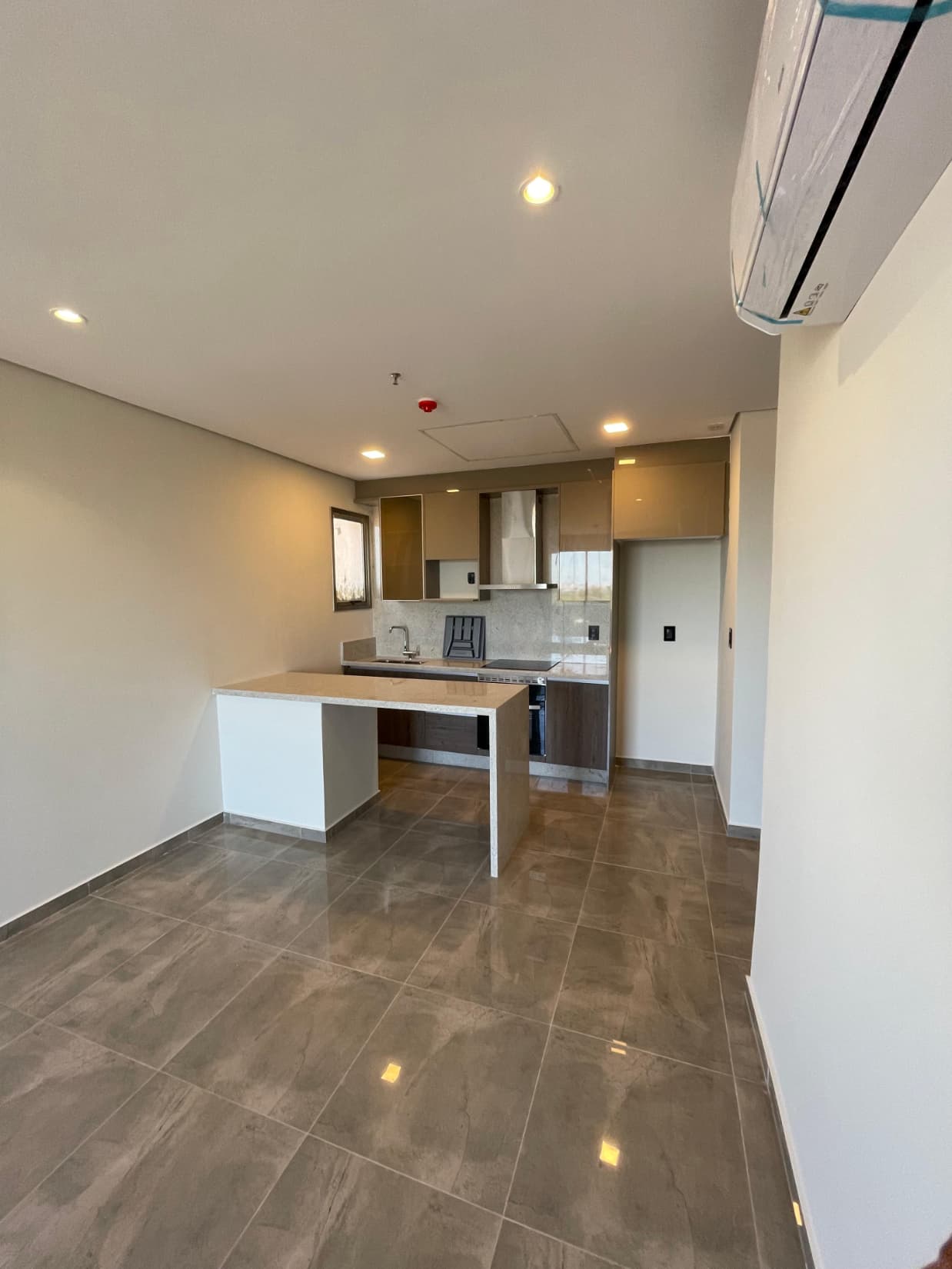 MOLAS LÓPEZ, EN ALQUILER DEPTO A ESTRENAR DE 1 DORMITORIO CON 2 COCHERAS – 2