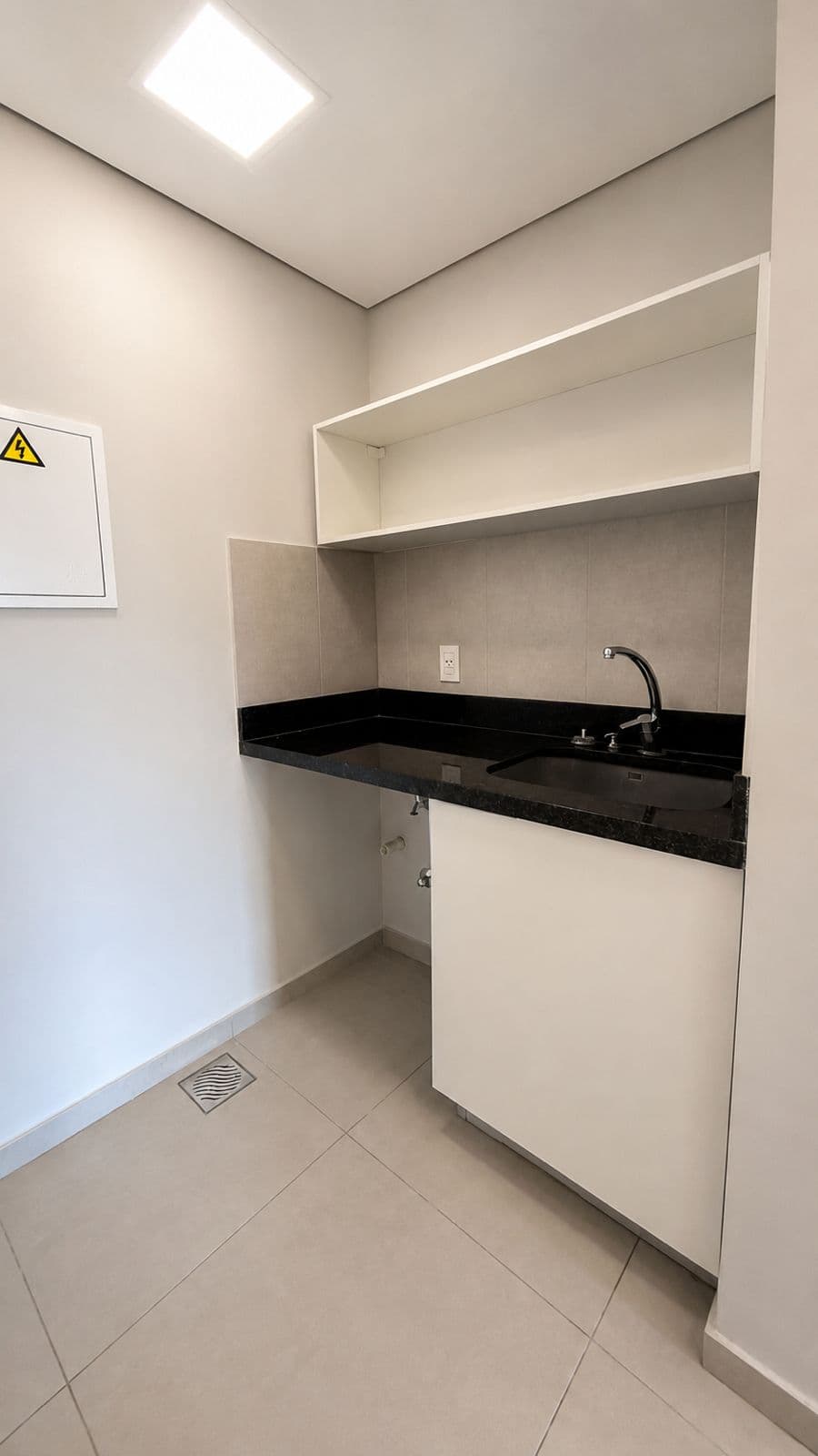 ALQUILO DPTO MONOAMBIENTE - BO LOS LAURELES – 2