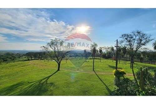 VENDO ESTANCIA GANADERA Y AGROPECUARIA EN PARAGUARÍ INVERSIÓN SEGURA Y RENTABLE