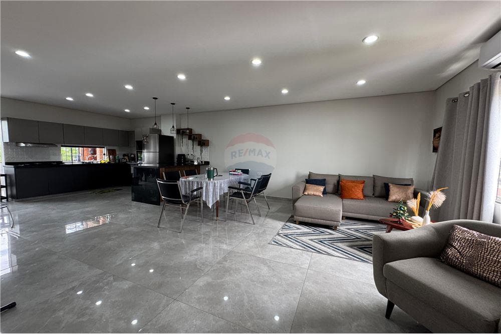 Vendo Edificio De 4 Plantas En Los Laureles - Asunción – 2