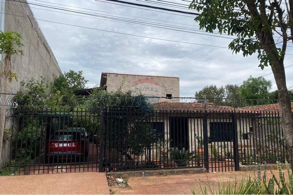 VENDO CASA EN SAN LORENZO