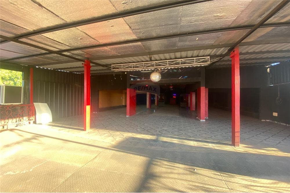 ALQUILO SALÓN COMERCIAL – 2