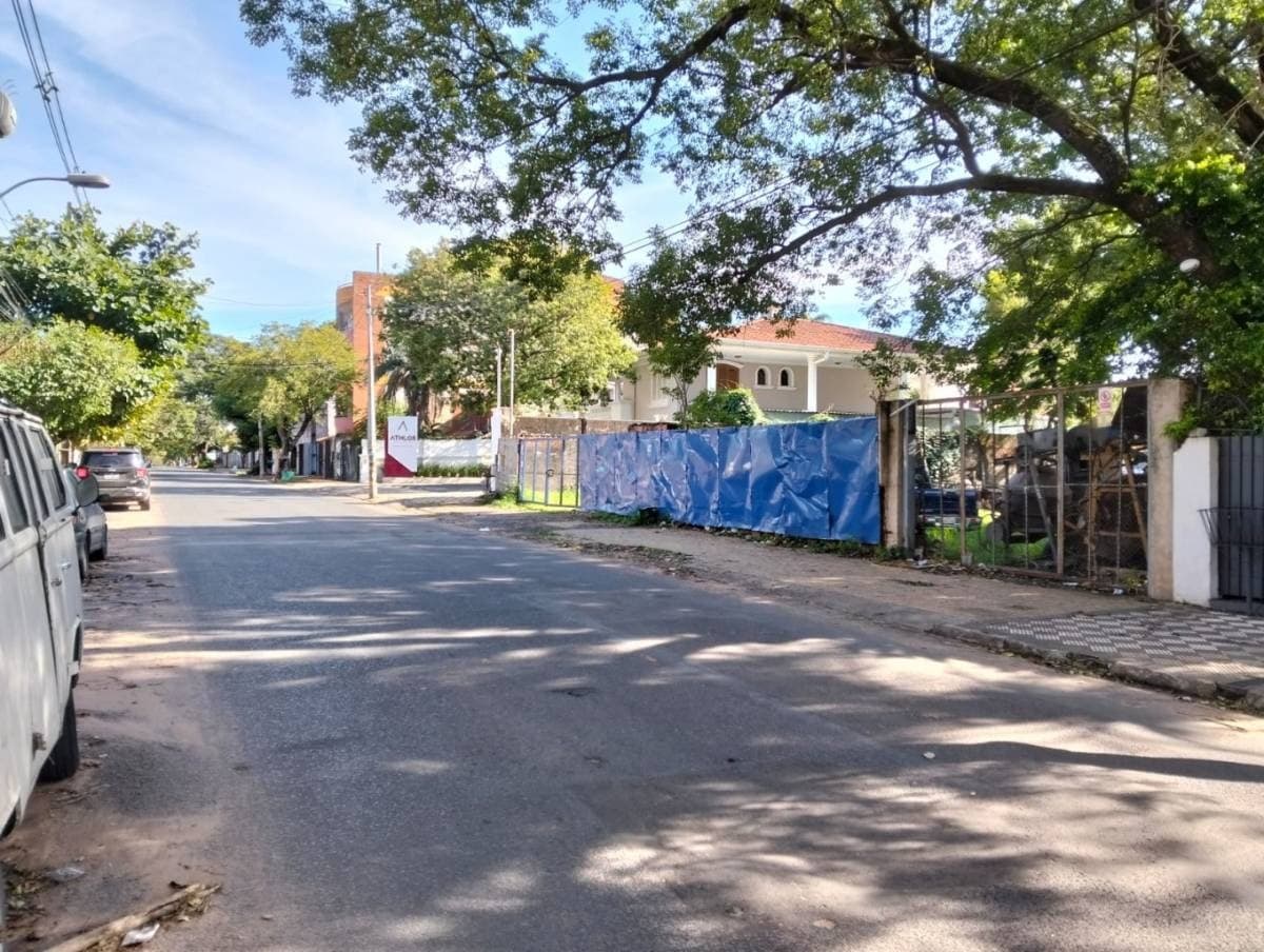 EN VENTA DOS TERRENOS EN EL BARRIO MBURICAO - ASUNCION – 2