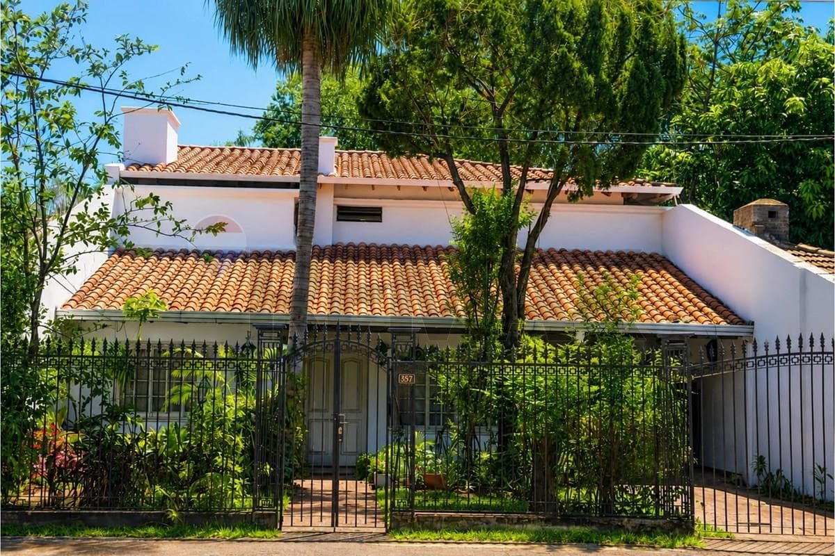 EN VENTA AMPLIA RESIDENCIA-SAN CRISTÓBAL/RECOLETA