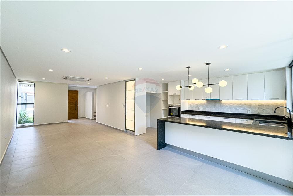 VENTA -  DUPLEX EN VILLA ADELA LUQUE – 2