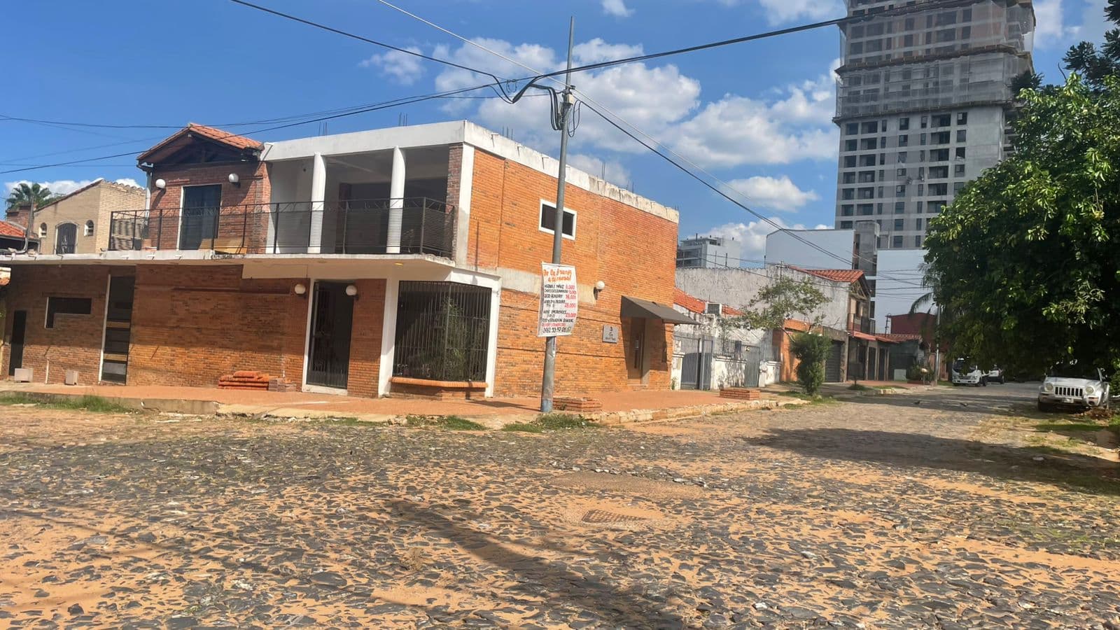 Propiedad En Esquina Con 3 Viviendas Independiente – 2