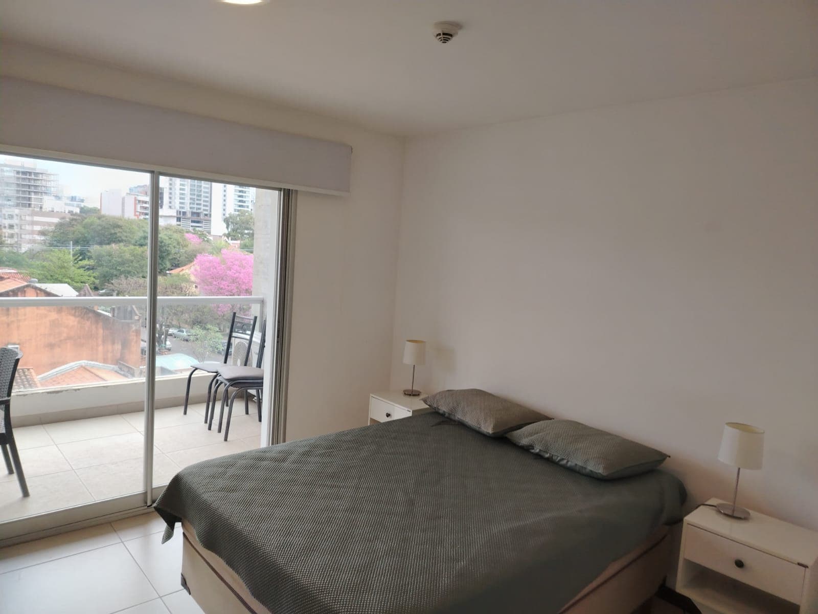 Vendo Departamenoto De 1 Dormitorio Zona Shopping Del Sol - Amoblado