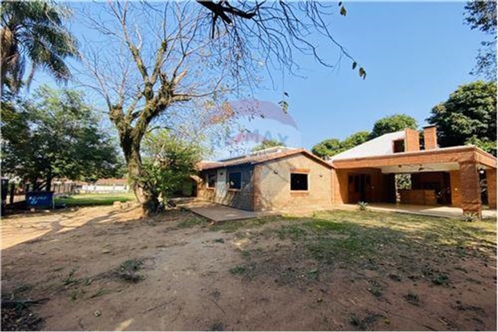 VENTA DE AMPLIO INMUEBLE RESIDENCIAL- COMERCIAL – 2