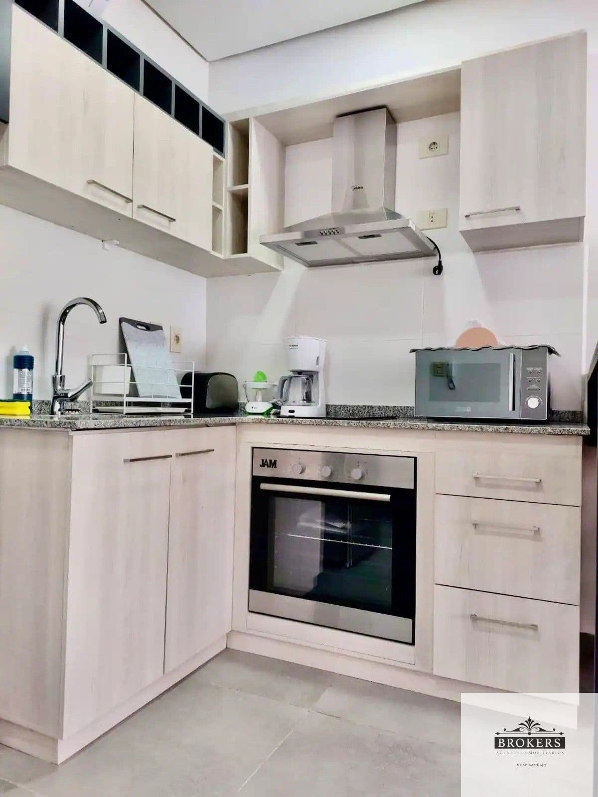 Departamento en alquiler c/ cochera en Ykua Sati – 2