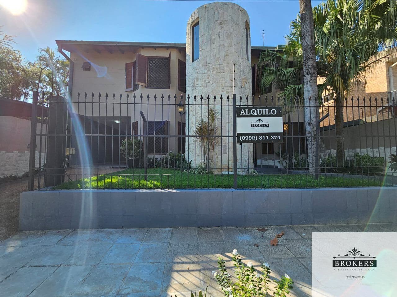 Alquilo Casa De 4 Dormitorios Con Patio y Piscina En Barrio Kennedy De Lambare – 3