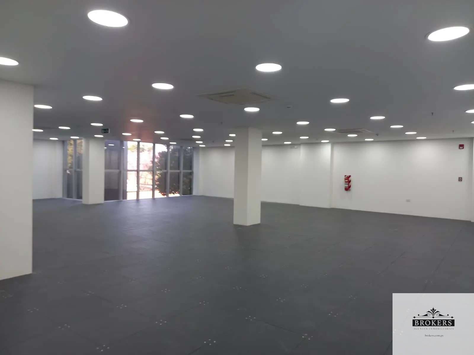 Alquilo Oficina Corporativa 215 m2 en Villa Morra – 3