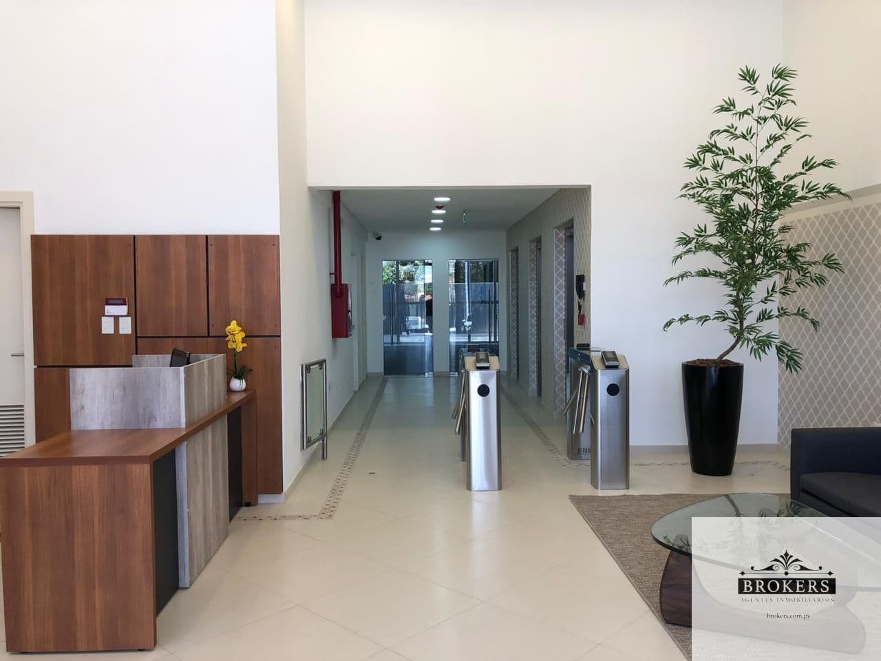 Alquilo Oficina Corporativa 215 m2 en Villa Morra – 2