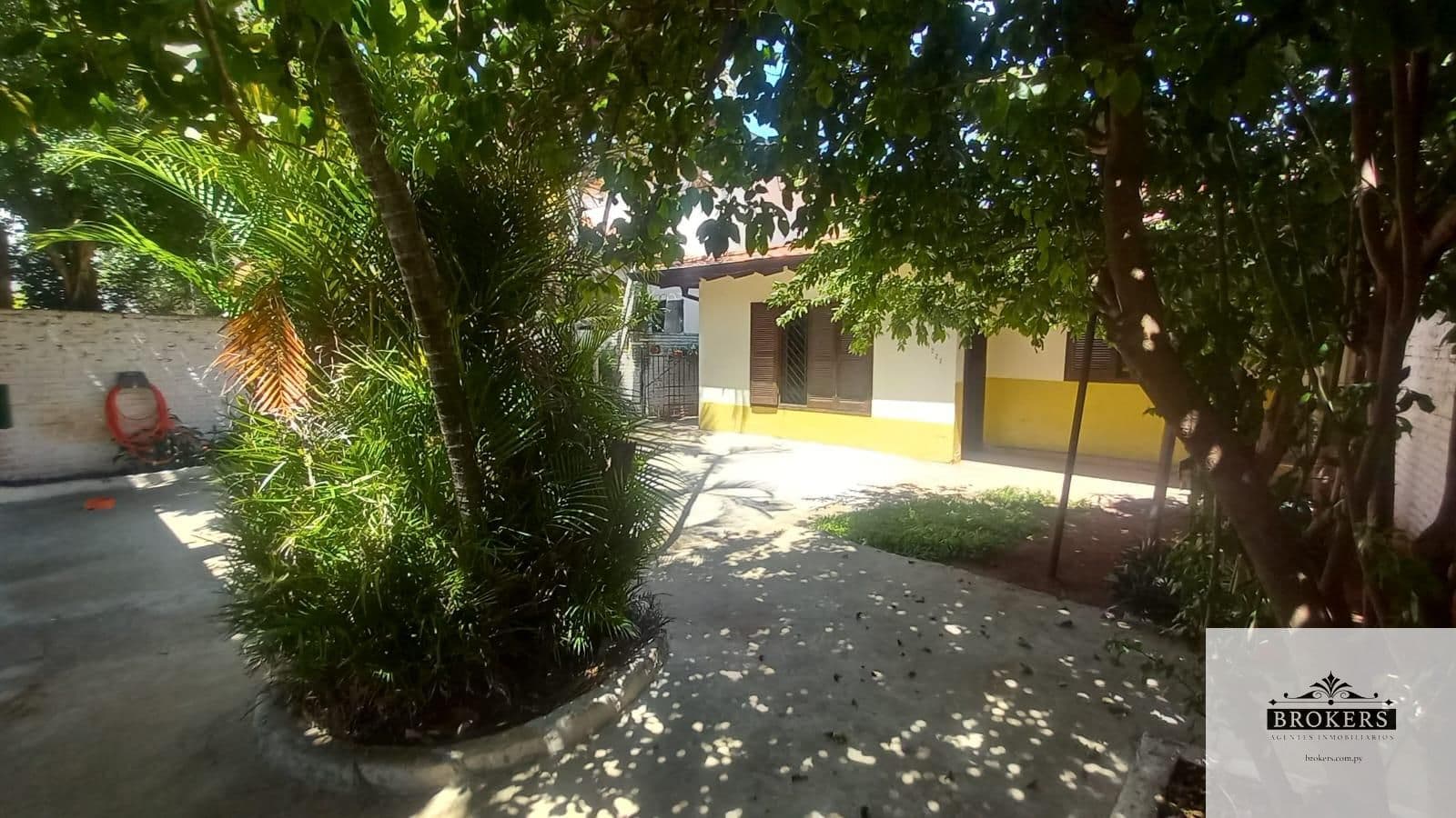 Vendo Chalet 3 Dormitorios Sup. 350 M2.en Barrio Hipódromo