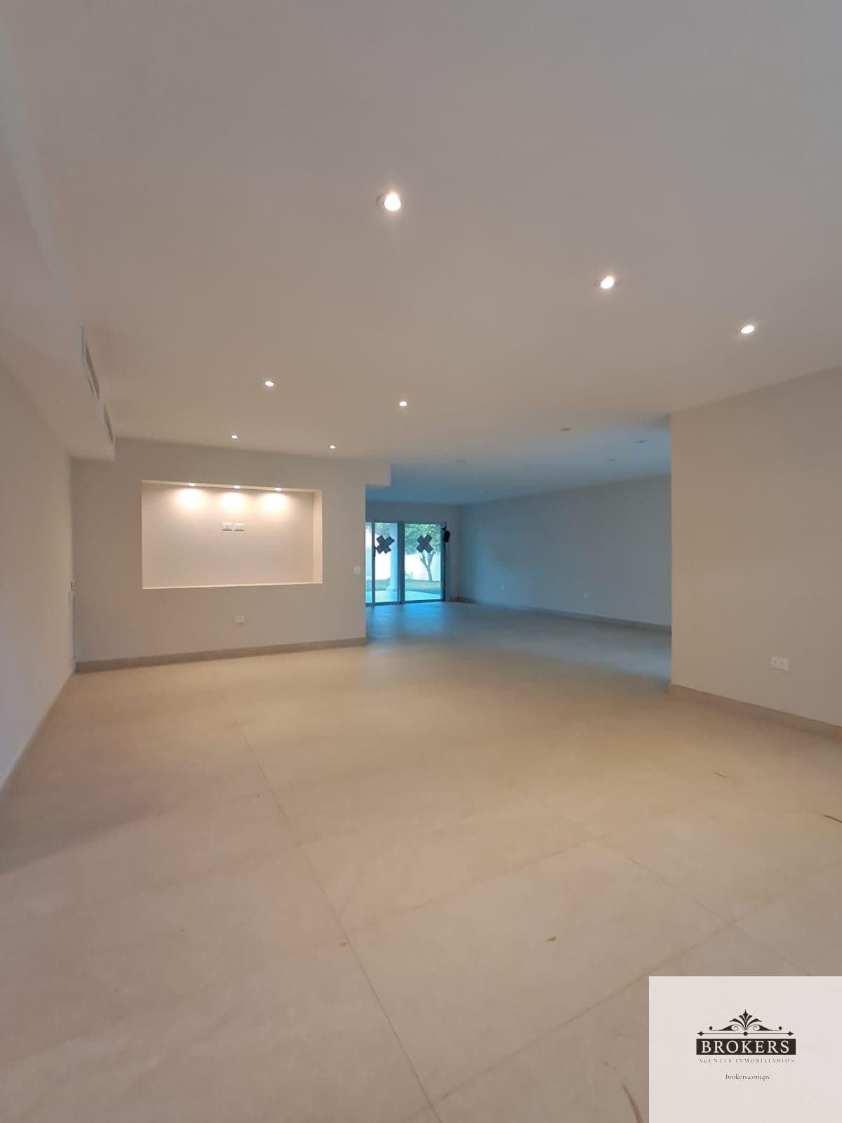 Alquilo Lujosa Residencia De 4 Suites Con Piscina En Mcal Estigarribia – 2