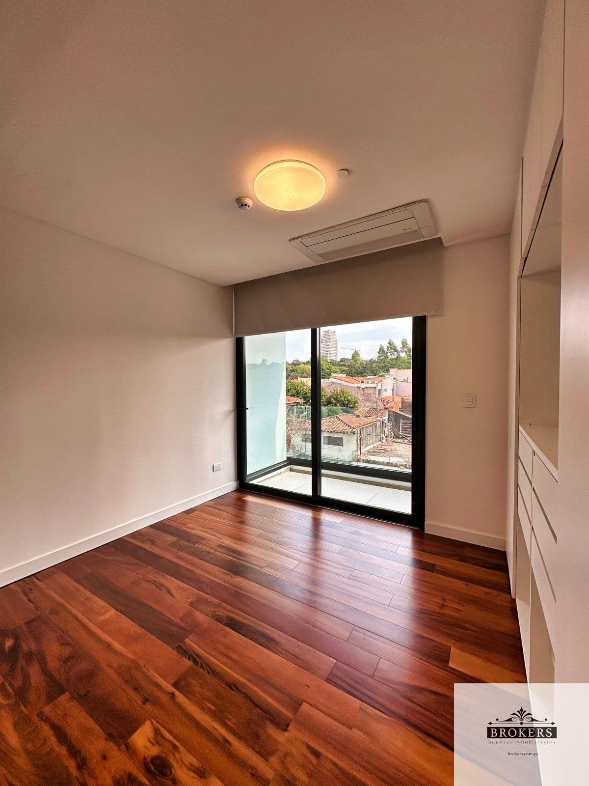 Departamento Monoambiente en alquiler c/ cochera en Ykua Sati – 2