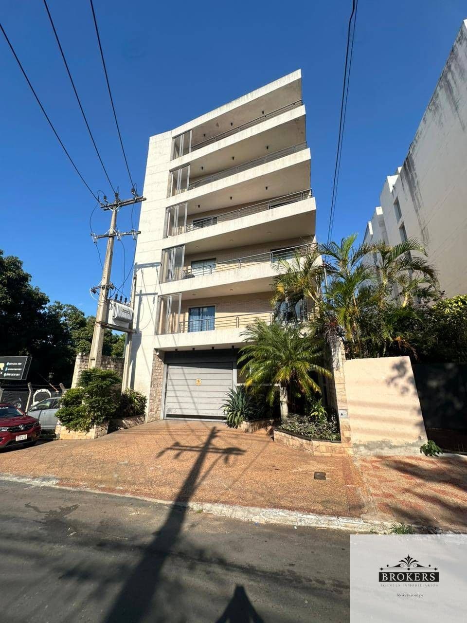 Vendo Departamento Amoblado con 2 Suites en el Barrio Seminario