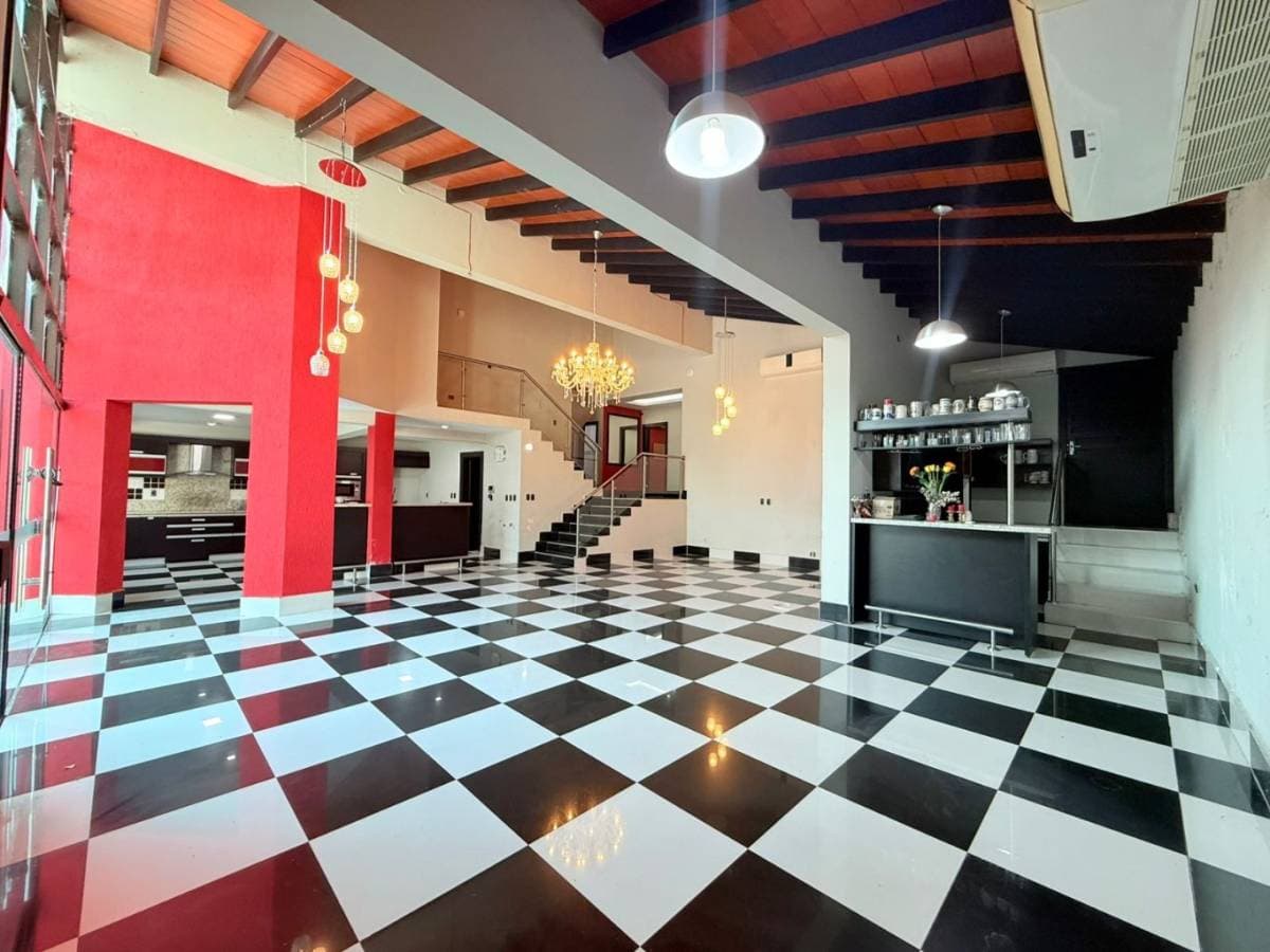 ALQUILER DE AMPLIA RESIDENCIA DE 4 HAB. EN SUITE – 2