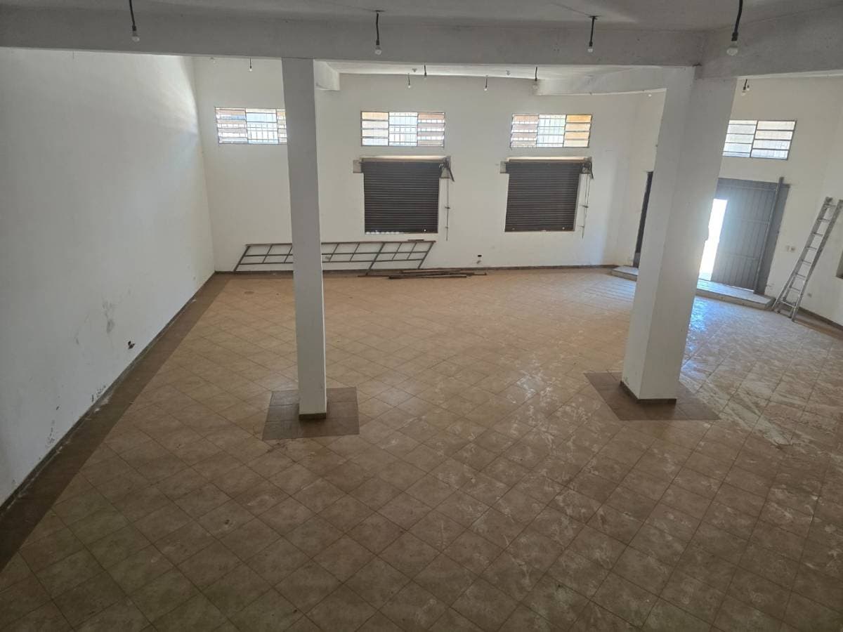Alquilo Amplio local comercial en Zona Eusebio Ayala y Boggiani – 2