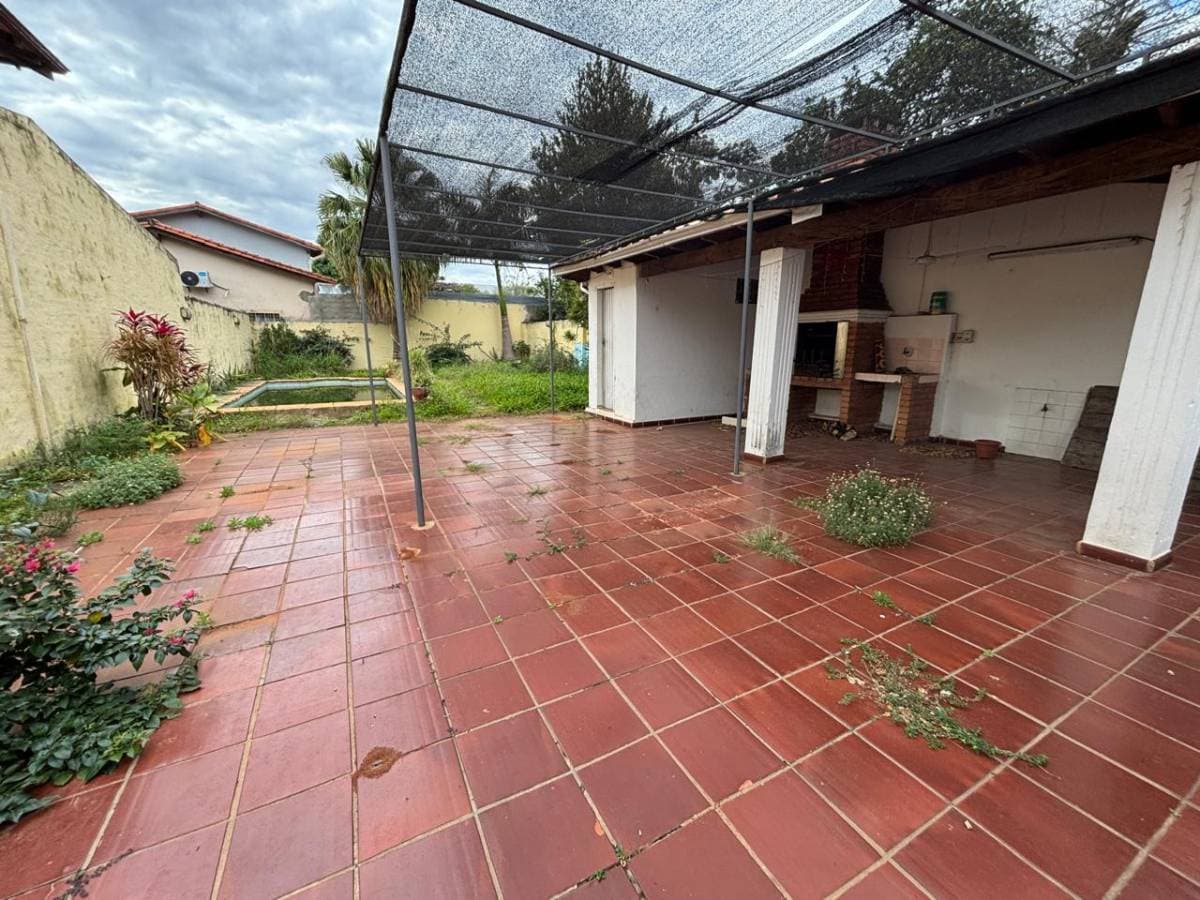 Venta de Casa en Barrio Los Laureles – 3