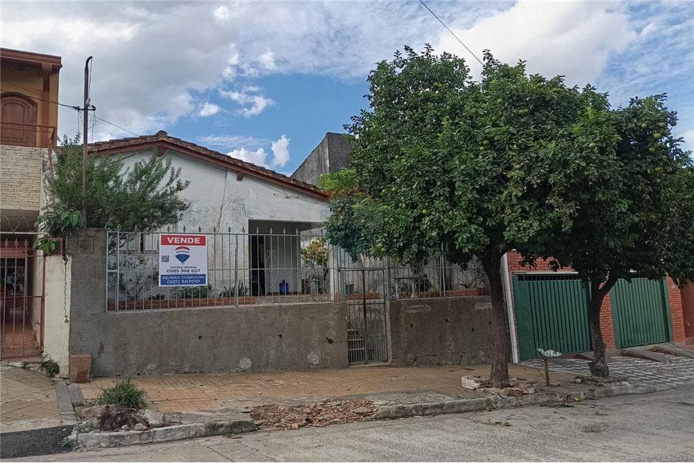 VENDO CASA EN SAJONIA ZONA PALACIO DE JUSTICIA
