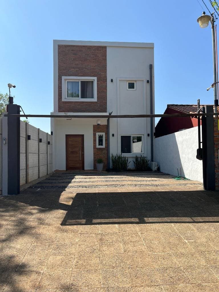 DÚPLEX TOTALMENTE AMOBLADO CON PISCINA - Loma Merlo (Zona Rakiura)