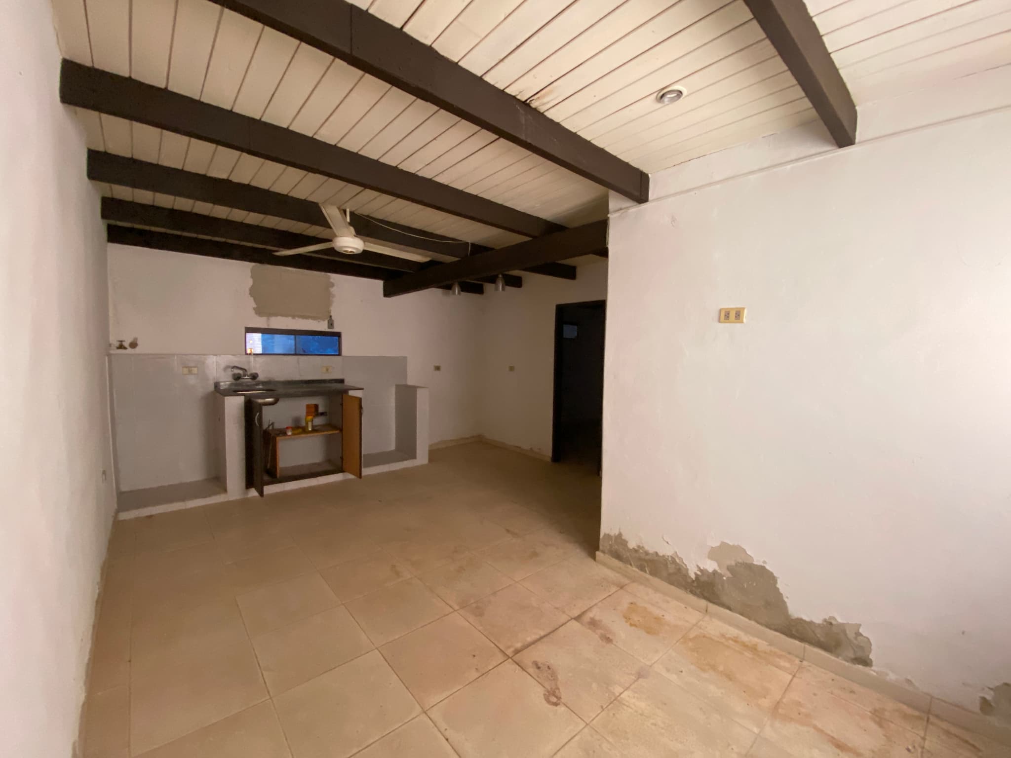 VENTA – DEPÓSITO + SHOWROOM EN MARIANO ROQUE ALONSO ID: 13865 – 3