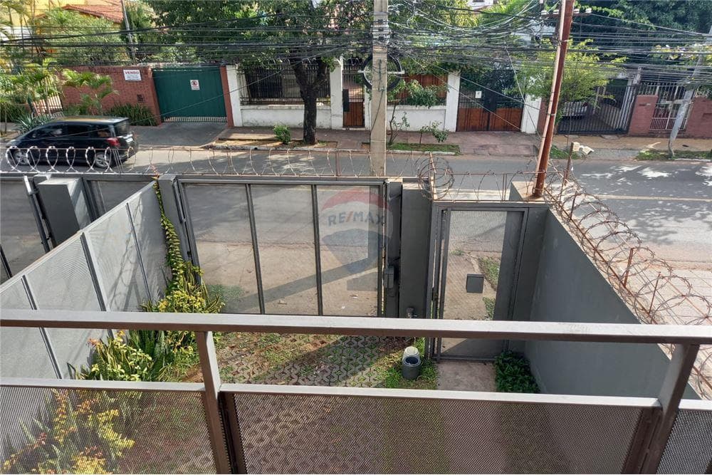 ALQUILO DUPLEX SOBRE AVENIDA VENEZUELA – 2