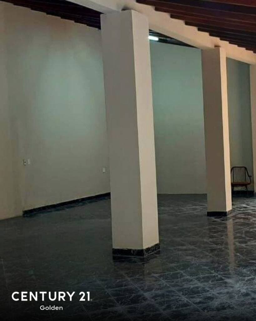 EN VENTA CASA EN SAN LORENZO – 2