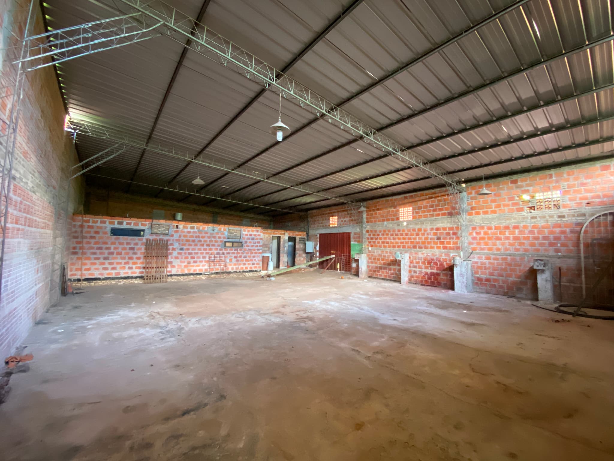 VENTA – DEPÓSITO + SHOWROOM EN MARIANO ROQUE ALONSO ID: 13865 – 2