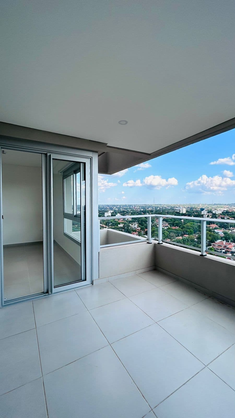 EN ALQUILER HERMOSO DEPARTAMENTO A ESTRENAR EN FORTALEZA BOGGIANI