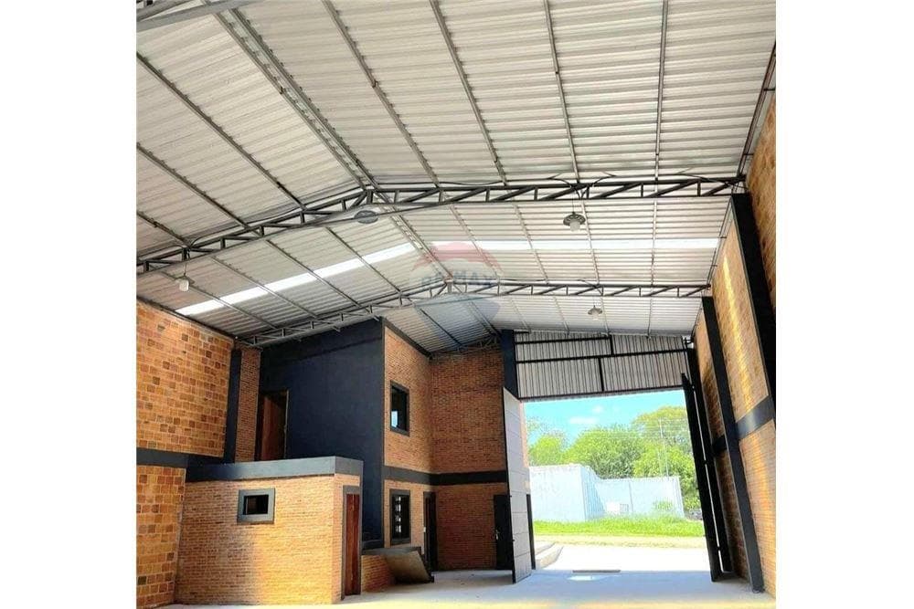 Alquilo depósito de 330 m² cerca de Puerto Seguro. – 2