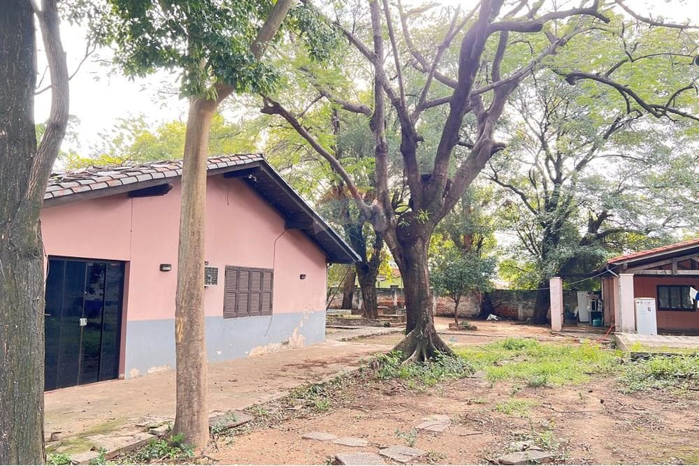 VENDO AMPLIO TERRENO A PASOS DE ARTIGAS – 3