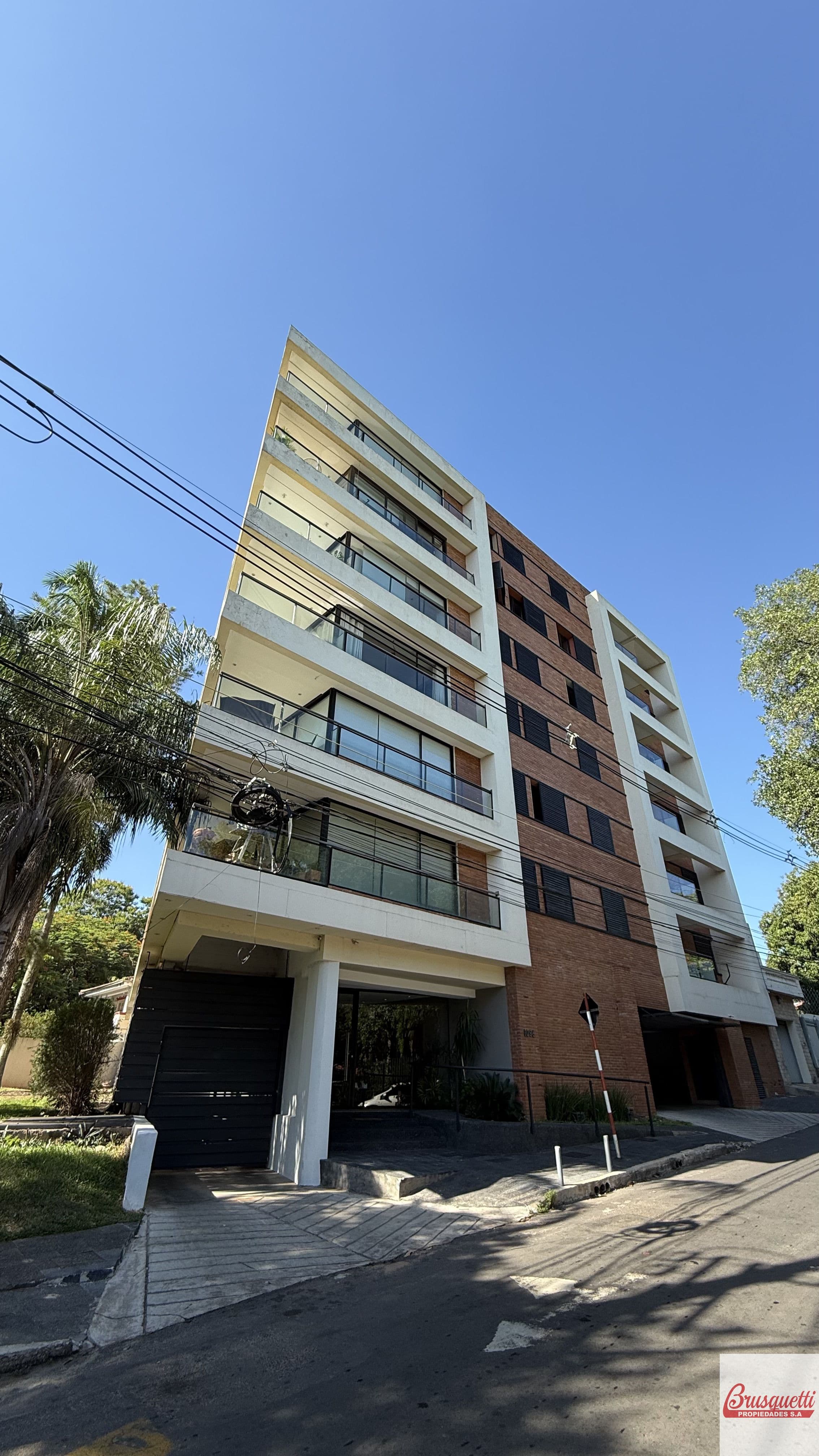 Departamento En Venta C/ Cochera En Las Mercedes