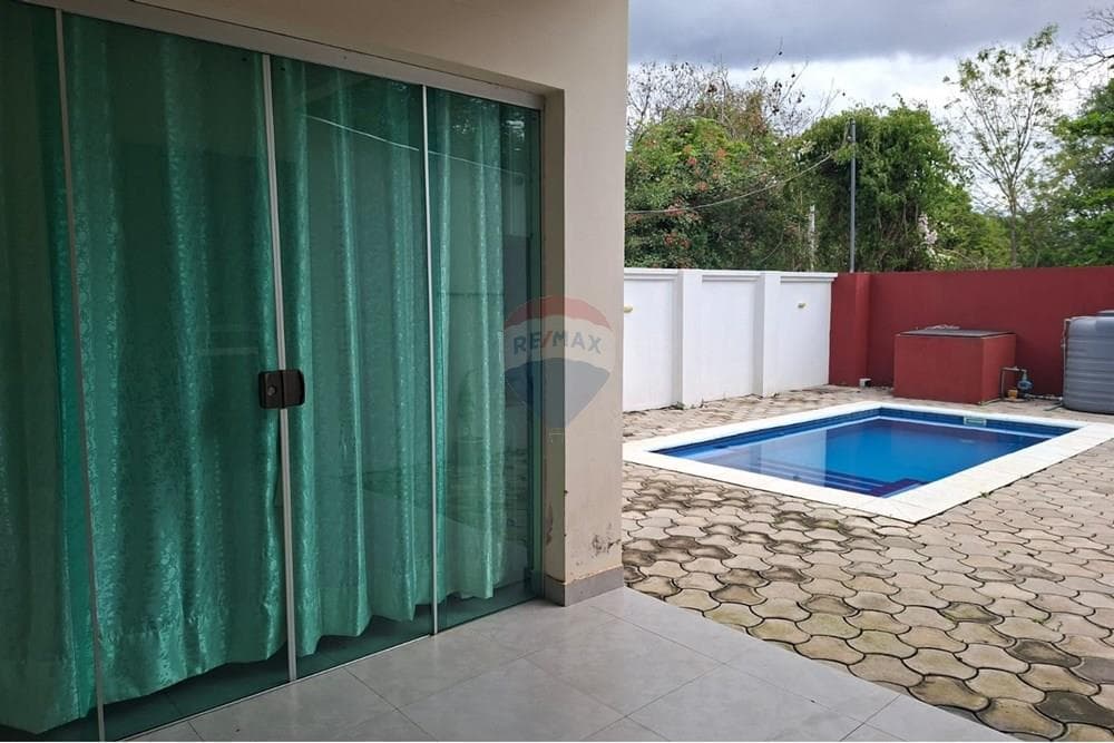 ¡Moderna Duplex con Piscina en San Bernardino! – 3