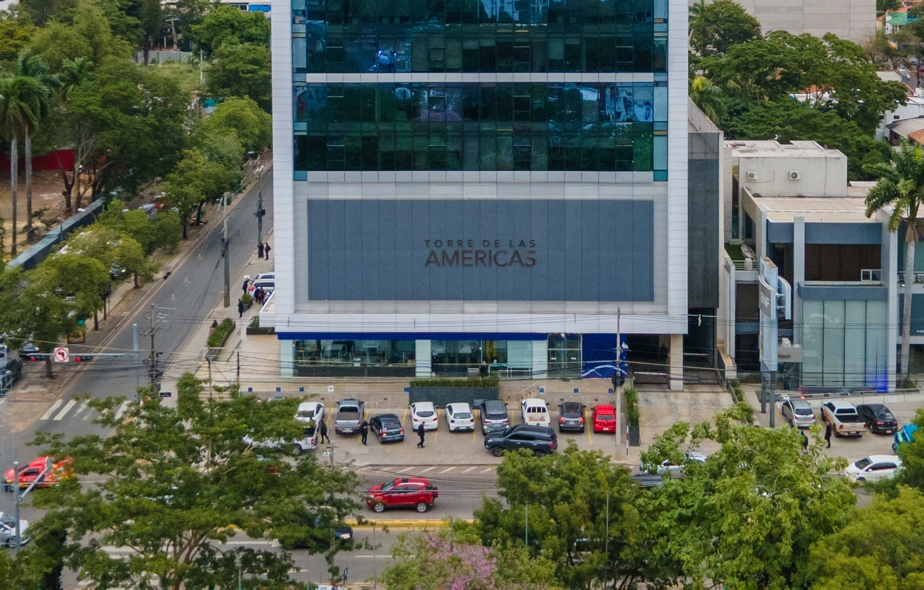 Local Comercial Showroom Sobre Avenida Mcal. Lopez – 2