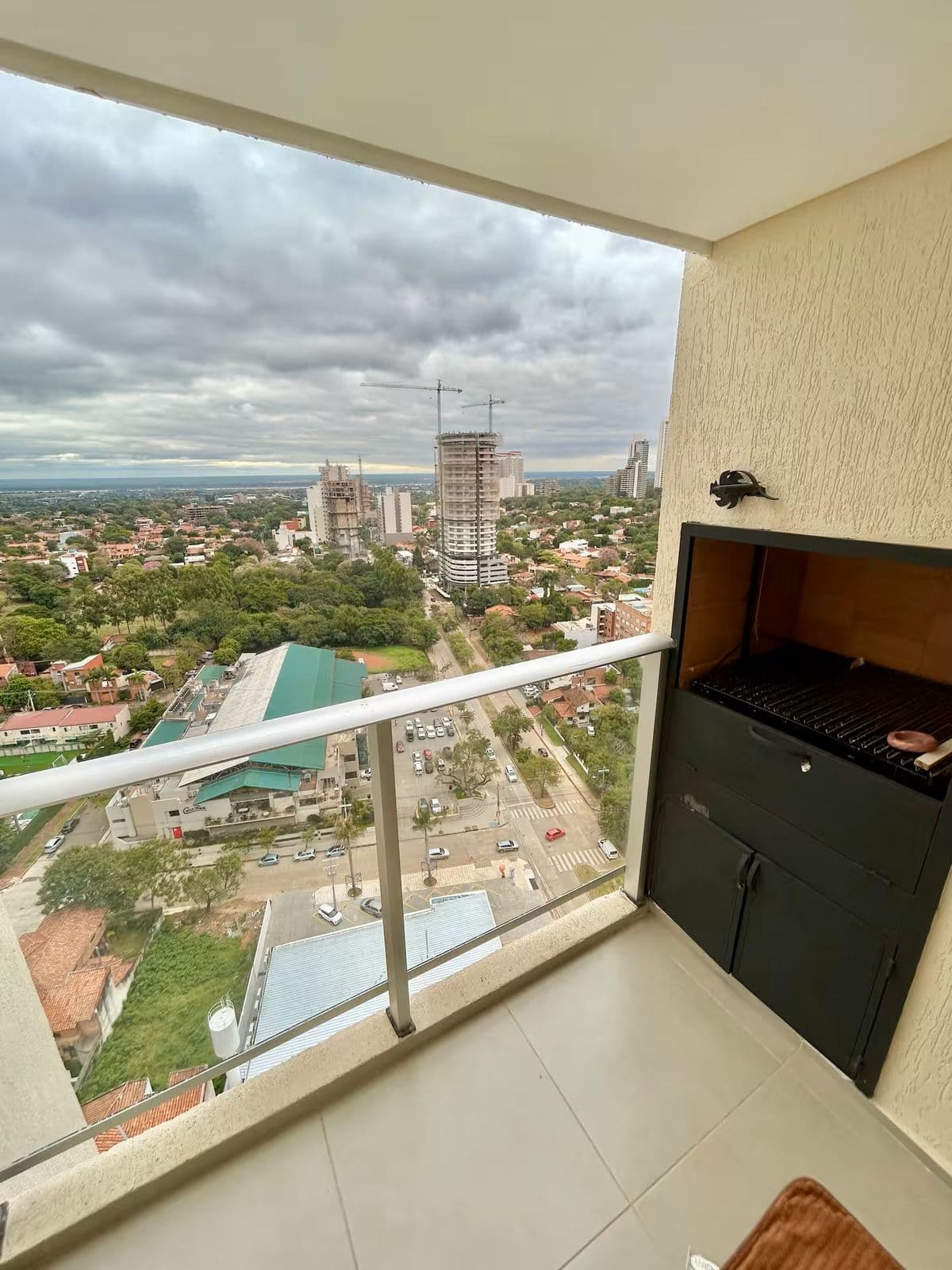ALQUILO DEPARTAMENTO DE 3 HABITACIONES AMOBLADO EN MOLAS TOWER – 2
