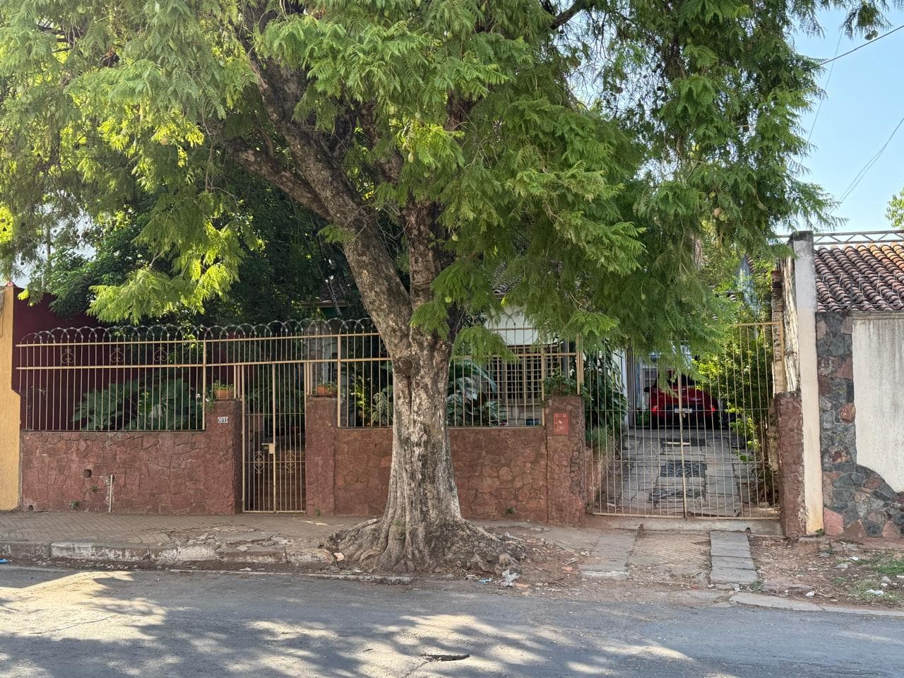Vendo Casa Zona Salesianito - Asuncion.