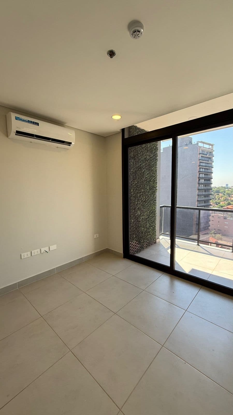 VENDO DEPARTAMENTO DE DOS DORMITORIOS EN BARRIO LAS LOMAS – 2