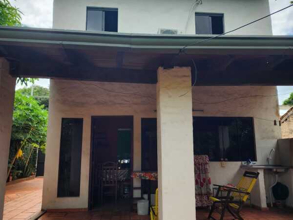 ¡VENDO AMPLIA PROPIEDAD EN YPANÉ! – 2